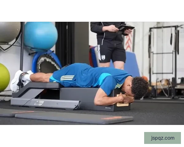 天空体育称富勒姆2800万镑报价佩皮仍关注曼城鲍勃转会动向